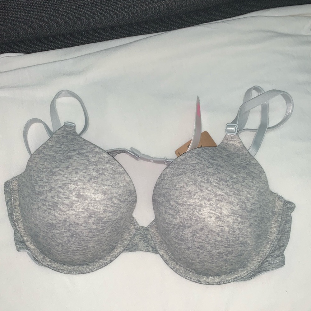 Pink VS Wear Everywhere t-shirt lightly lined Grey Bra 36B NWT